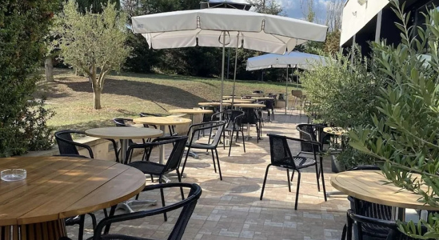 Номер Executive Brit Hotel Marseille Aéroport