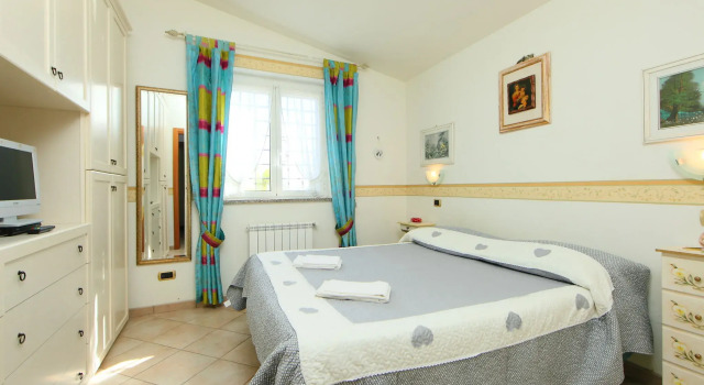 Locazione turistica Villa Caiterzi, Book Villa Hoteller i Lanuvio med parkering, Parkering