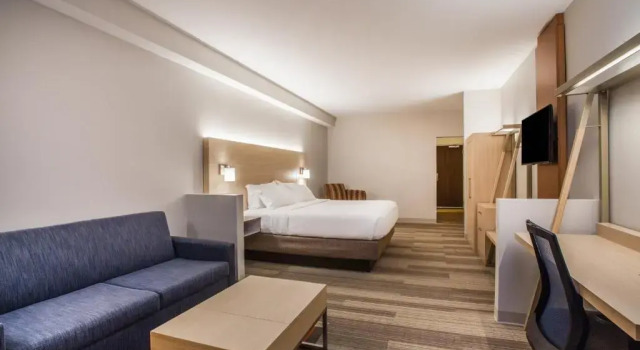 Люкс Holiday Inn Express & Suites Lexington Park California by IHG