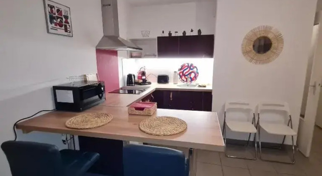 Апартаменты Beau studio tout confort au calme avec parking .