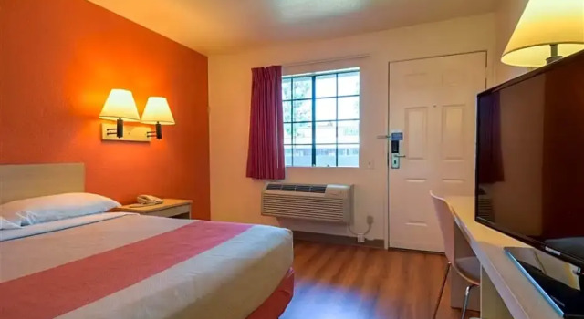 Номер Standard Motel 6-San Dimas, CA - Los Angeles