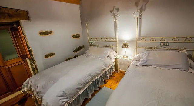 Casa Rural Los Fresnos, Забронировать Отель Муриас де Паредес 