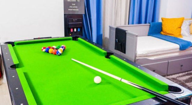 2 BR Penthouse w/ Wide Balcony and 7ft Billiards, Забронировать Отель Сан-Фернандо 