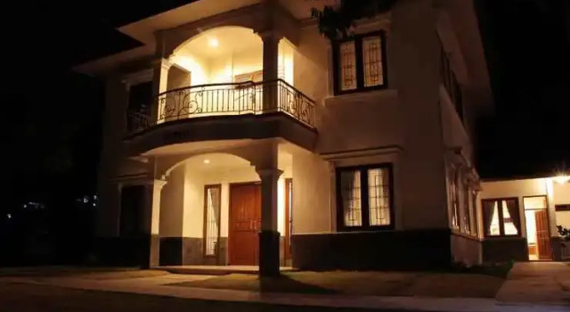 Blessing Hills Family Resort & Hotel, Prenota Resort Hotel 3 stelle a Trawas, 3*