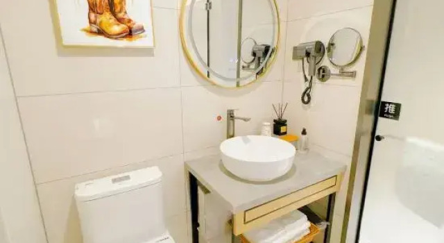 Yunhe Zhenpin Hotel, Book Hotel Hotels in Xinjiang with Parking, Parking