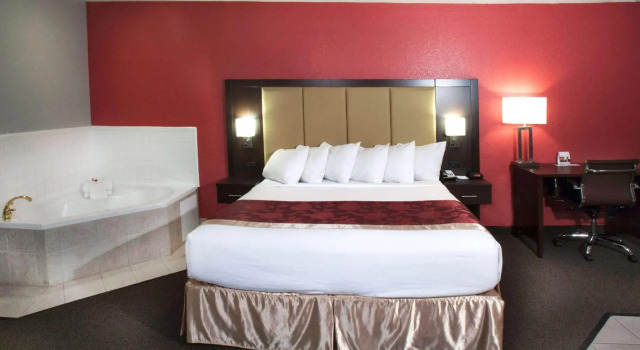 Двухместный люкс Ramada by Wyndham Keystone Near Mt Rushmore