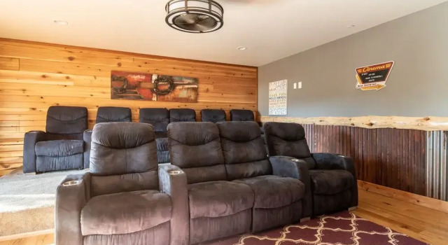 44 - Sky Ridge Retreat 6 Bedroom Home by Redawning