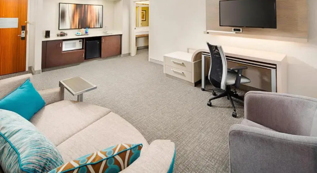 Двухместный люкс c 1 комнатой Courtyard by Marriott West Palm Beach Airport