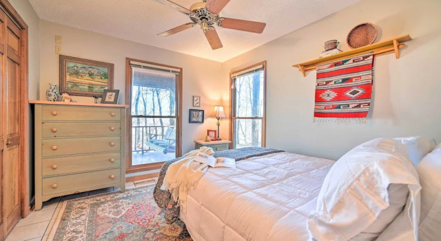 Serene Cabin w/ Riverfront Views & Access!, Prenota Casa vacanze Fayetteville Tennessee