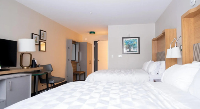 Четырёхместный номер Standard Holiday Inn & Suites Philadelphia W - Drexel Hill by IHG