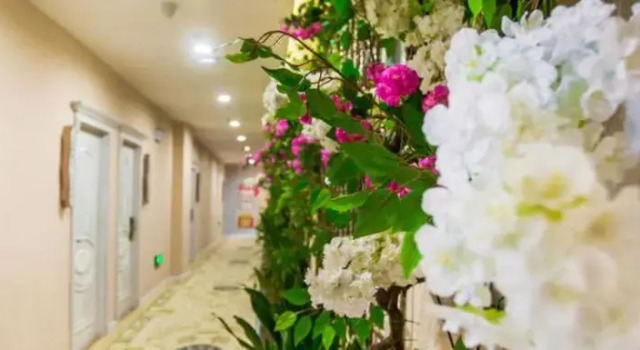 Suzhou Slow Enjoy Hotel (Guanqian Pedestrian Street Pingjiang Road), Забронировать Отель Отели Сучжоу с парковкой, рядом с Leqiao Station, Парковка