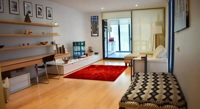 Апартаменты c 1 комнатой Spacious 1 Bedroom Apartment in the Heart of Melbourne's CBD
