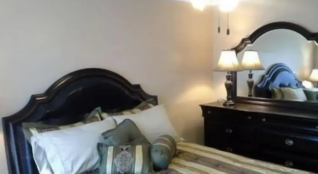 JARVIS Edgewater Park & Beach 5BD Villa, Book Villa Sommerhuse i Cleveland Heights, Hytte