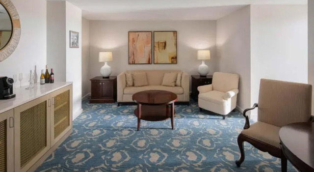 Двухместный люкс Deluxe c 1 комнатой The Karol Hotel, St. Petersburg Clearwater, a Tribute Portfolio Hotel
