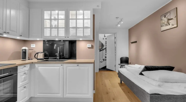 Студия 70 Degrees North City Apartments