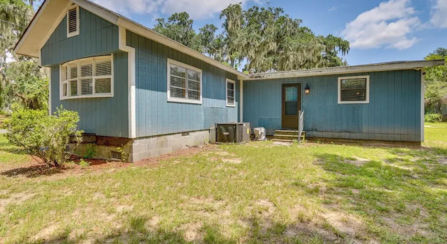 1 Mi to Sands Beach: Walkable Island Home w/ Yard!
