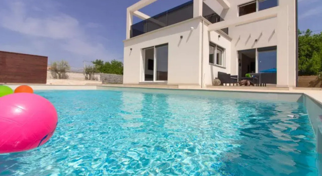Вилла Modern villa Nerina with private pool near Pula