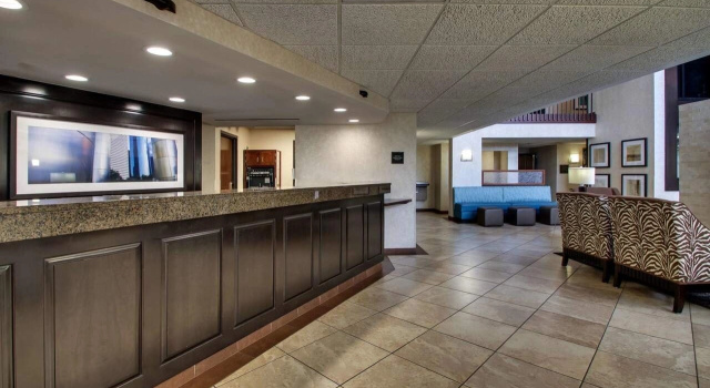 Drury Inn & Suites Houston Hobby Airport, Varaa Hotelli Hotellit Houston uima-altaalla, Uima-allas