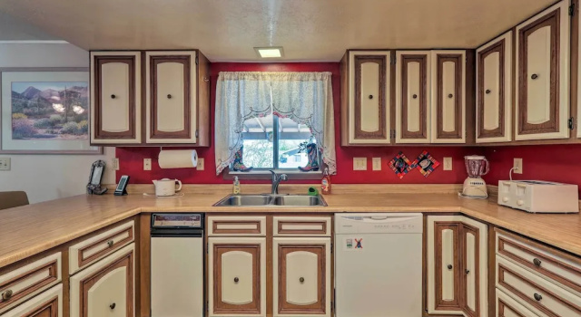 Коттедж Walk to Rim View Trail: Page Home w/ Deck & Yard