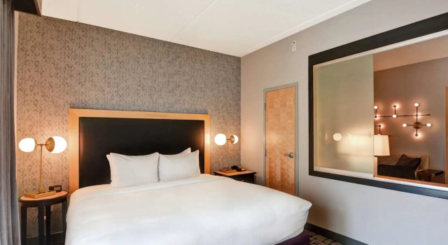 Номер Standard DoubleTree by Hilton Hotel Baton Rouge