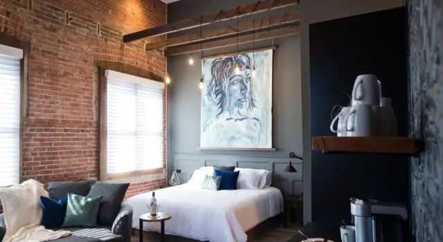 Люкс Deluxe 48 King West Boutique Hotel