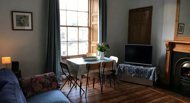Georgian 3 Bedroom New Town Flat, Забронировать Отель Новый город Эдинбург, рядом с Железнодорожный вокзал Эдинбург-Уэверли