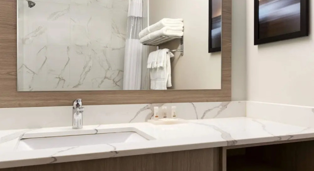 Семейный люкс Days Inn by Wyndham Calgary North Balzac