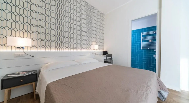 Hotel Kiss