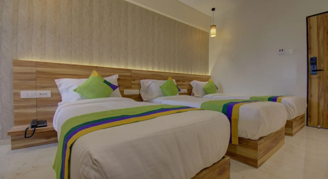 Трёхместный номер Executive Hotel Amisha International