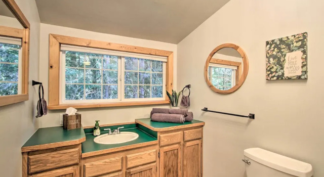 Апартаменты Owls Nest Studio w/ Hot Tub: Hike Nearby!