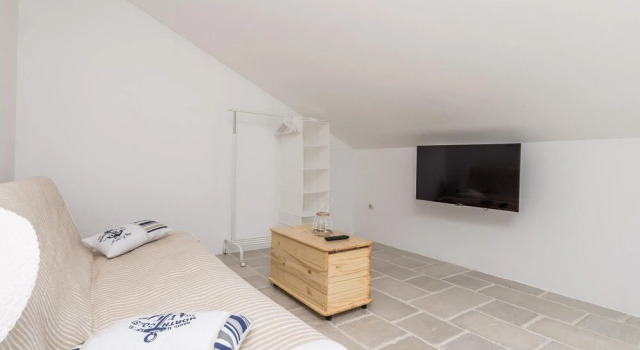 Awesome Home in Cesarica With Sauna, Wifi and 4 Bedrooms, Prenota Hotel Cesarica 