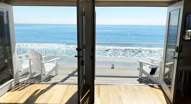 Апартаменты с видом на море Malibu Beach Paradise Apartments