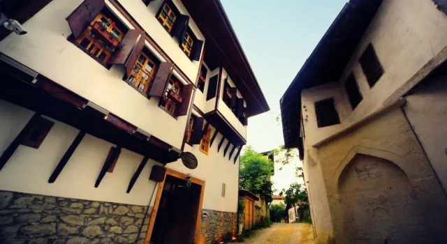 Serbetci Konak