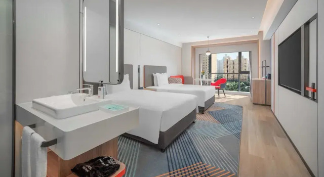 Четырёхместный номер Standard Holiday Inn Express Xian Fengdong by IHG