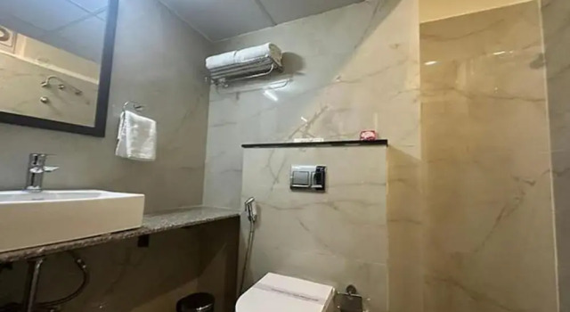 Номер Premium Fabhotel Prime Landridge