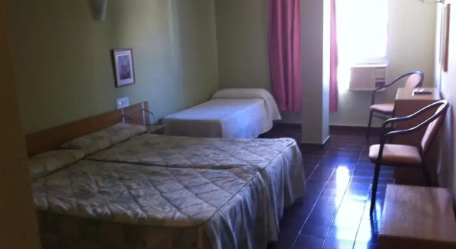 Трёхместный номер Standard Hotel Porto
