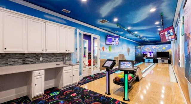 2413-12-rd-famous World Cities Themed Bowling Home