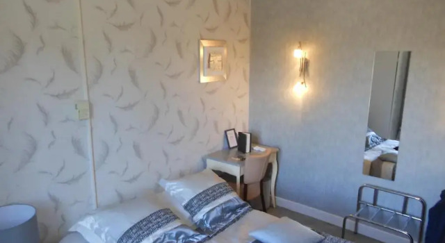 Двухместный номер Standard Logis Le Printemps Hôtel Restaurant - Montélimar