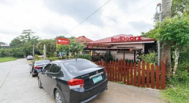 RedDoorz @ East Mendez Tagaytay, Забронировать Отель Мендес Лусон