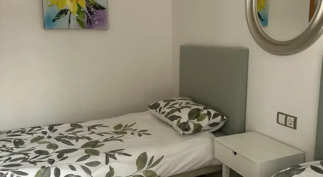 2 Bed-sleeps 4-private Patio-pool-aircon
