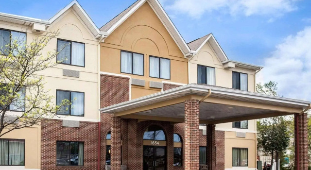 Номер Standard Comfort Suites Dover University Area