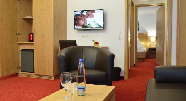 Люкс c 1 комнатой с балконом и с видом на горы Burg Hotel Feldberg