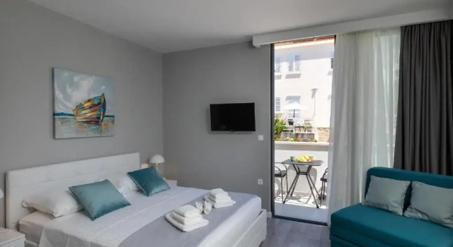 Студия с балконом Apartments ZoomZoom