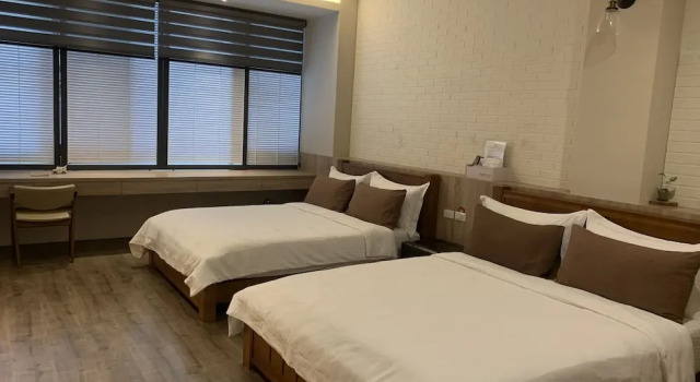 Четырёхместный семейный номер Standard c 1 комнатой Enjoy Homestay