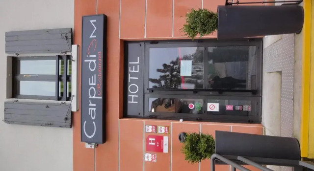 Hôtel Restaurant Carpe diem, Rezervasyon Otel  
