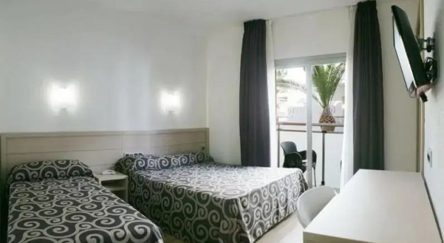 Номер Standard с балконом Tossa Beach Center