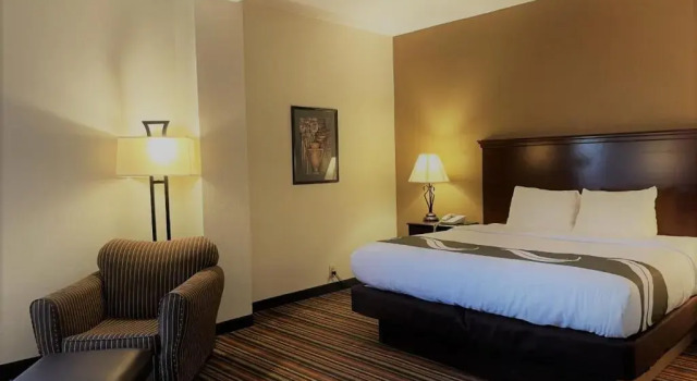 Suite Quality Inn Danville - University Area