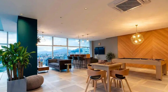 Hermoso departamento 2 habitaciones piso 23 con balcón y jardín en el mejor edificio del Ecuador, Book Hotel Hotels in Quito with a Pool, near Multicines, Swimming Pool