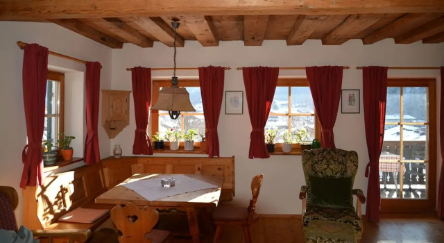 Семейные апартаменты с балконом и с видом на горы Alpenhof Punzenlehen