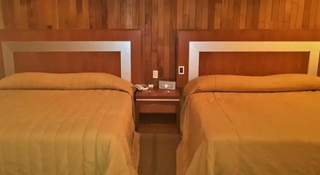 Четырёхместный семейный номер Standard с видом на город Hotel Finisterre